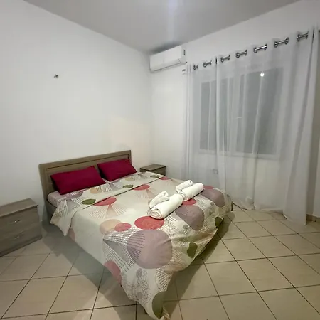 Masha 빌라 티라나